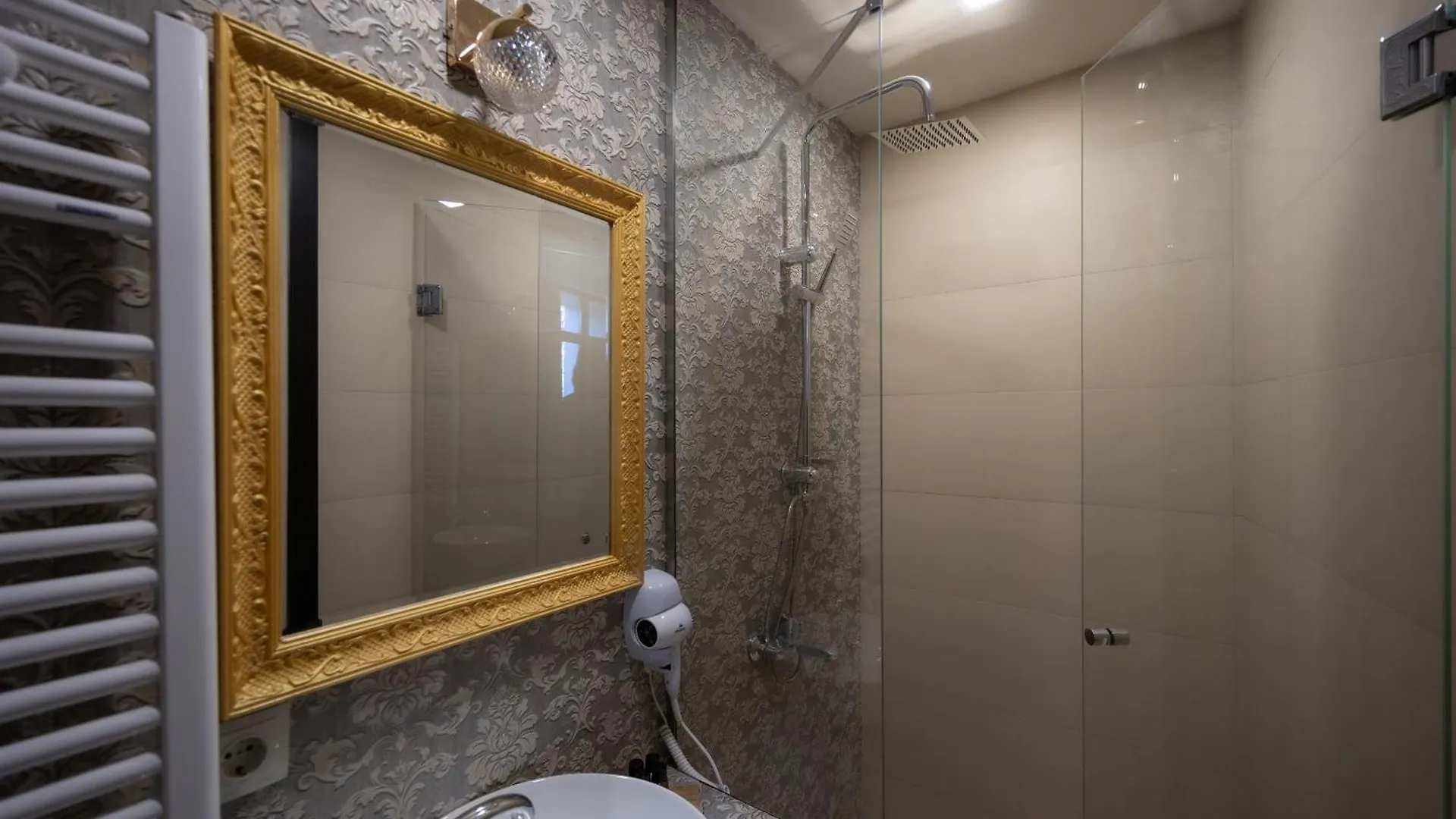 Regraph Hotel Tbilisi